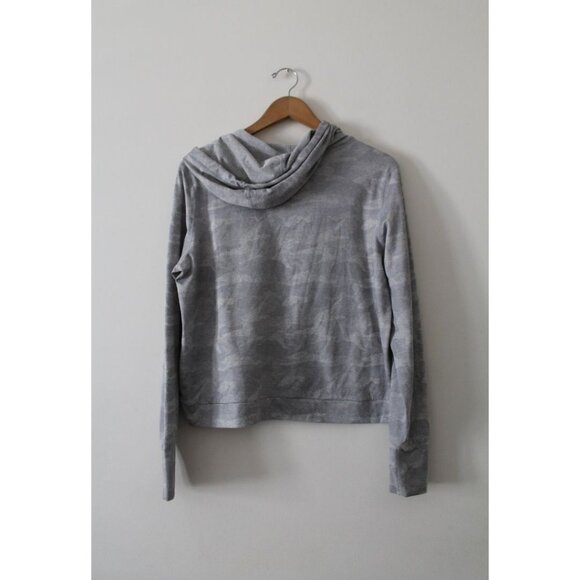 Vuori Halo Essential Hoodie Grey Camo Size Medium - Picture 3 of 7